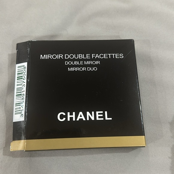 CHANEL Double Mirror - Picture 3 of 5